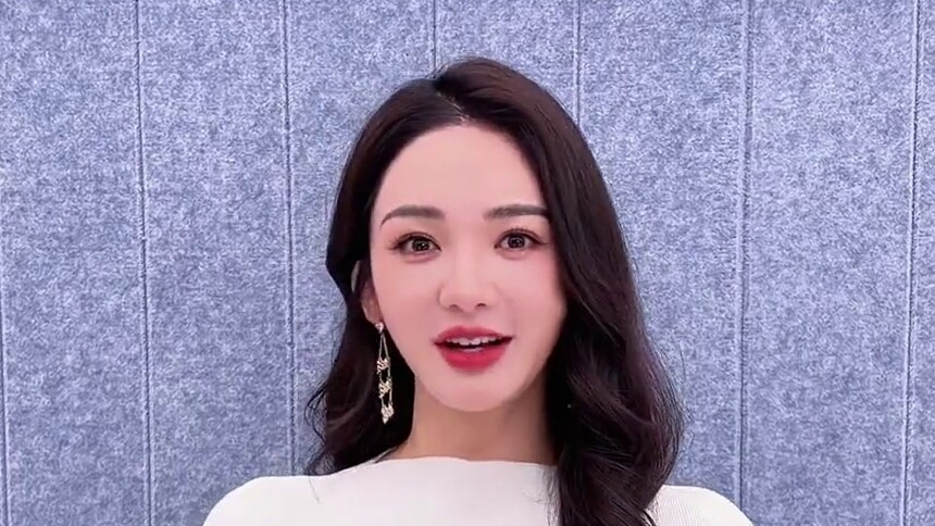 学滑雪到长春 靳梦佳郑方一报到！