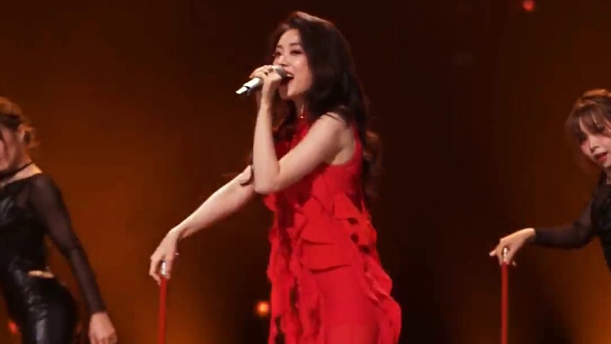 喻言《火》心动直拍