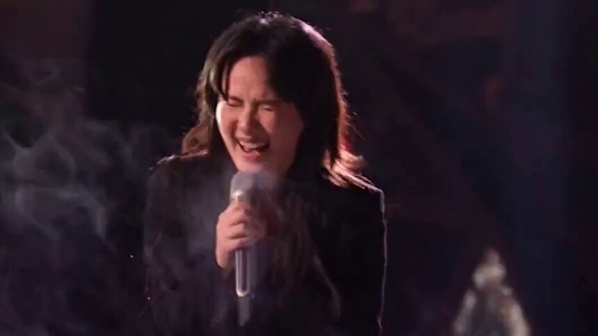 张钰琪《Black sheep》心动直拍