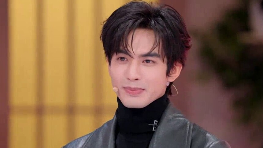 宋威龙赵今麦大衣抱好甜