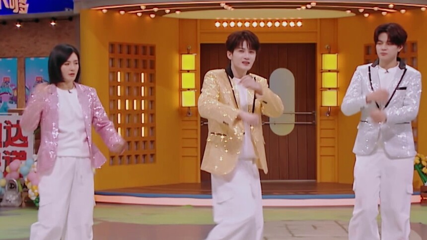 檀健次亲授舞蹈《IMMA GET IT》 朱嘉琦高瀚宇现场比肌肉