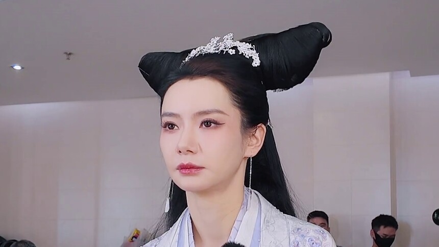 戚薇COS白娘子好惊艳！李承铉直面《白蛇传》剧情小考