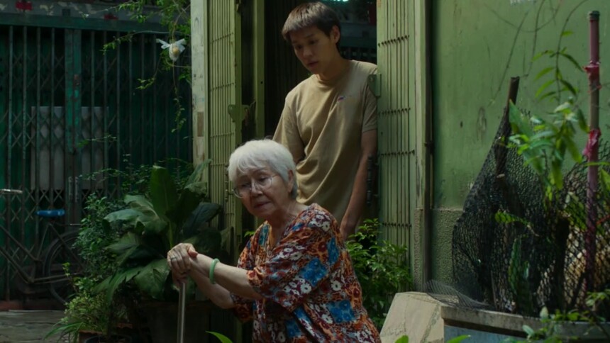 妈妈害怕孤独，但更害怕你过得不如意