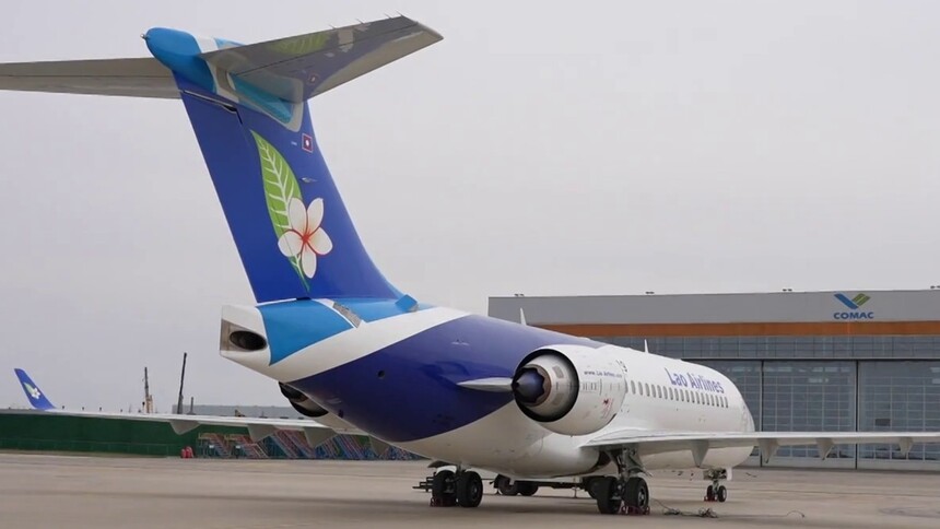 C909飞机首次交付老挝航空