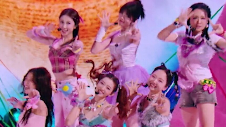 竖屏直拍：宋妍霏/罗予彤/马吟吟/张小婉/李嘉琦/曹颖《OH LA LA LA》