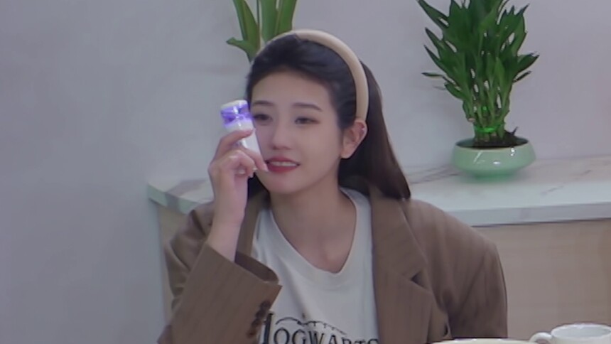 未播花絮：小草问小一第一天点歌