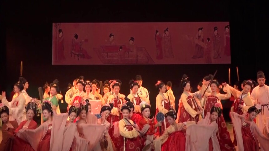 唐宫侍女从画中走出 古韵国风是年轻人的“血脉觉醒”
