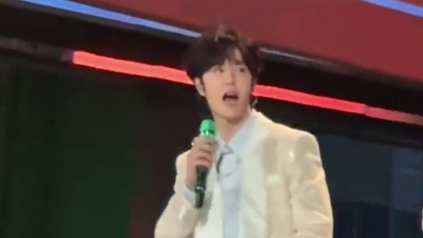 《2024-2025湖南卫视芒果TV跨年演唱会》动感地带芒果卡晒晒时刻：王一博