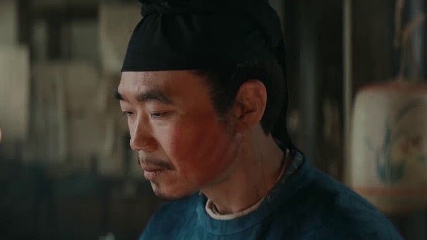 人前贤淑妻，人后耳光响