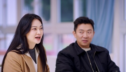 《老板是新人》2月7日看点：明月夫妻面试现场笑料不断 徐颖璐订婚弟弟哭成泪人