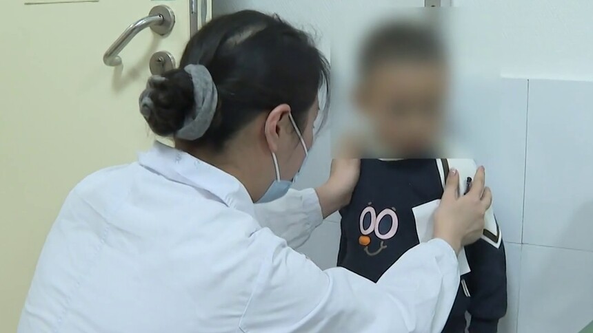 健康热搜索：关注成长健康 湘雅医院开展大型义诊 全国矮小症患儿约700万人 规范诊疗不足5%