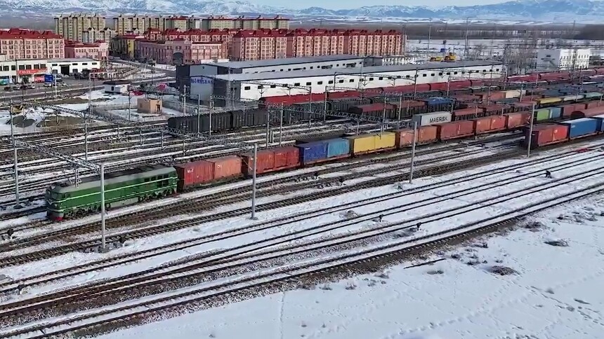 霍尔果斯口岸今年通行中欧（中亚）班列突破1000列
