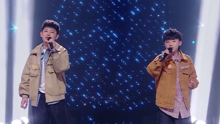 陈牧歌&薛淦隆演唱《我的纸飞机》 唱出最简单的快乐
