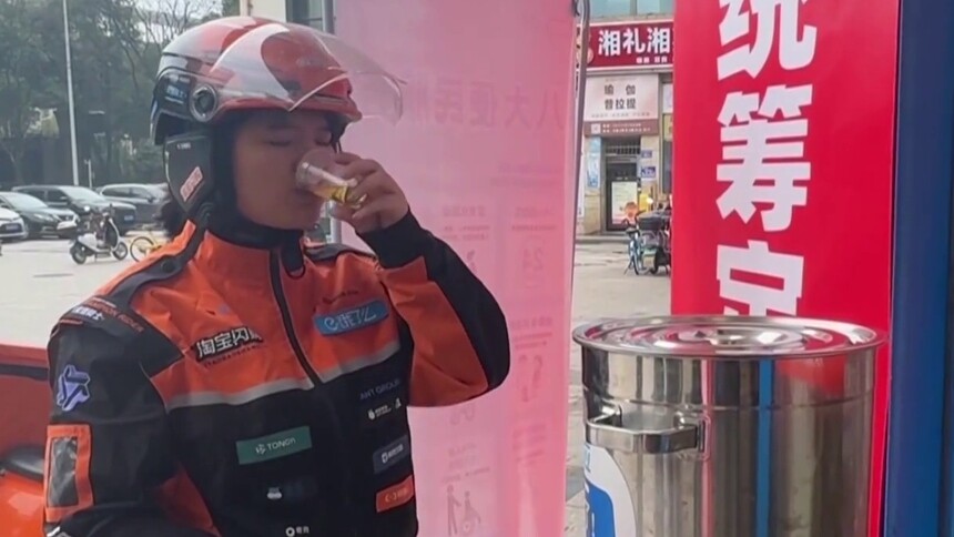 千家药店化身为“爱心驿站” “湖南温度”流淌在大街小巷