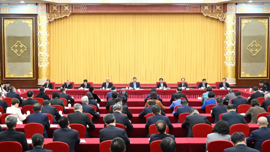 习近平：坚定不移走中国特色卫生与健康发展道路 推动“十五五”时期健康中国建设取得决定性进展