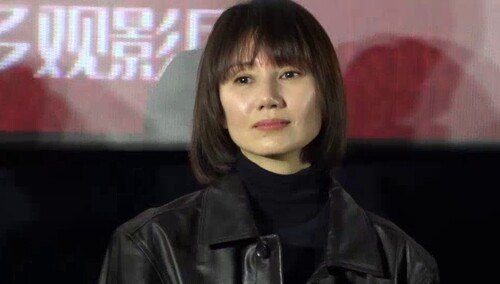 《蜂蜜的针》北京首映礼 袁泉宁静顶配阵容亮相