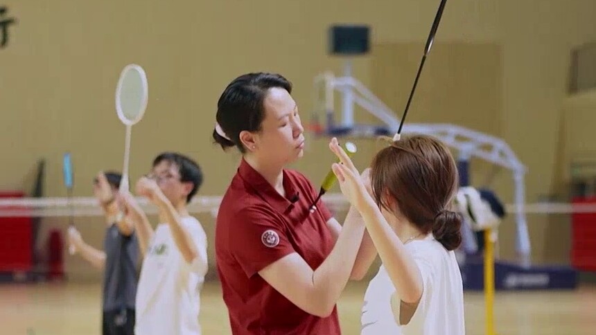 用冠军精神“严”塑青春