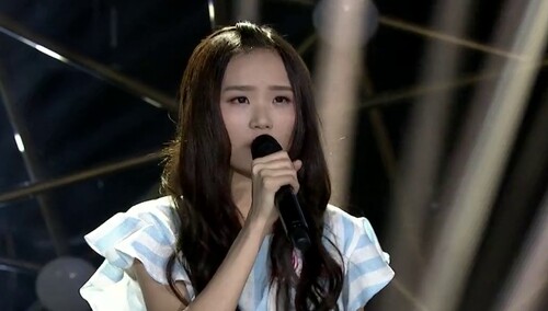 胡楚靓温柔开唱夏天的风慵懒嗓音别有风味