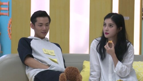 完美假期2之嘻芮恳谈会:孔繁浩深情承诺照顾梁熙彬 - 高清视频在线