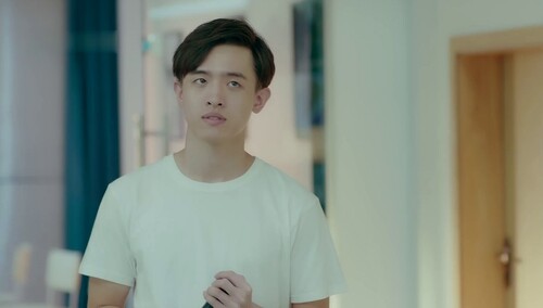 片头片尾50u0 节目简介二分之一美少年导演:辛巨擘主演:叶子诚