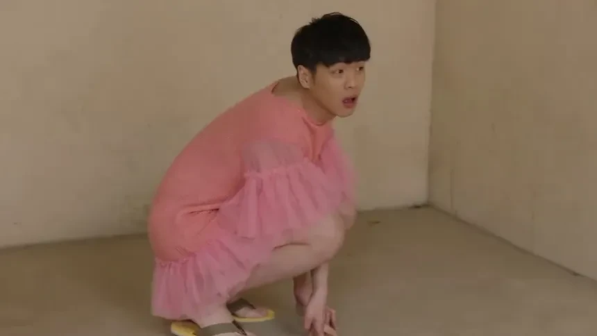 《奇葩朵朵》片段:张若昀变身校园女装大佬-电影-高清视频在线观看