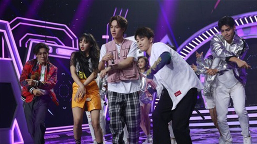 天天向上20180805期摩托兄弟相聚开启话唠模式王一博神速学舞展惊人