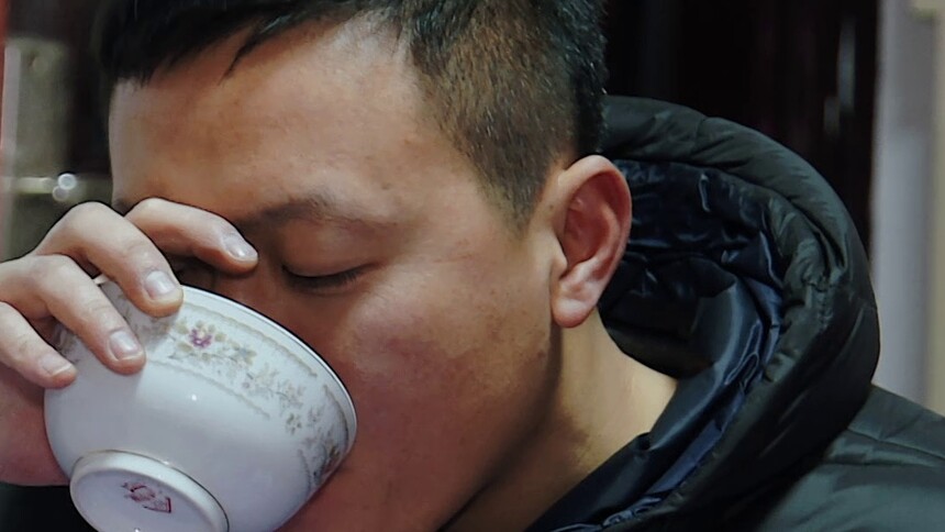 替老顾捏把汗 偷摸喝酒被徐晓晨一眼识破