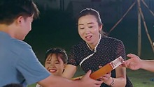 胡爸胡妈为孩子们准备了礼物