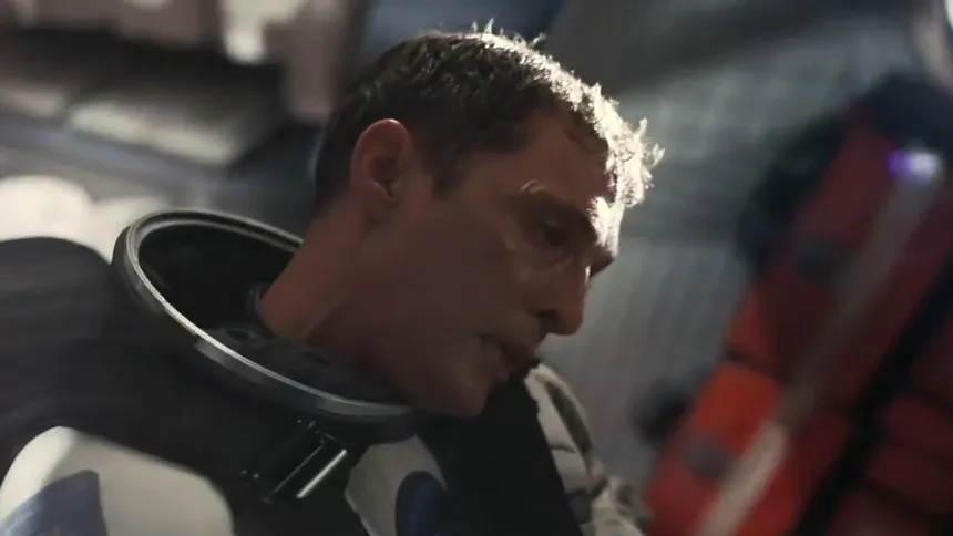 星际穿越片段库珀冒险和永恒号对接