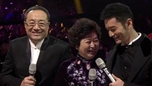 黄晓明携家人拜年被观众催生