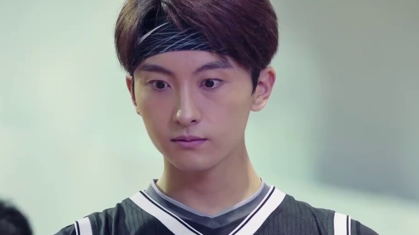 0 节目简介班长"殿下"导演:陈彦铭主演:牛骏峰 / 邢菲 / 刘宇航