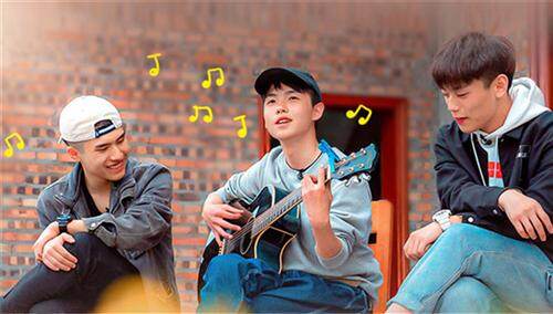 变形计第十八季第5期:黄敬冉卖字偶遇"锦鲤" 三子解锁爆笑才艺-综艺