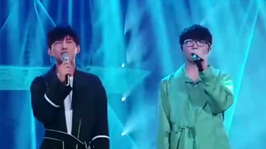 毛不易快本音乐节演唱《呓语》