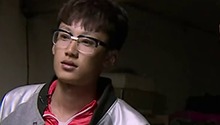 张国学踢球惨遭家人反对