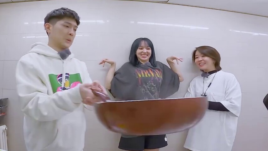 精彩花絮:脏活累活都是马伯骞干!程潇成为厨房指挥官