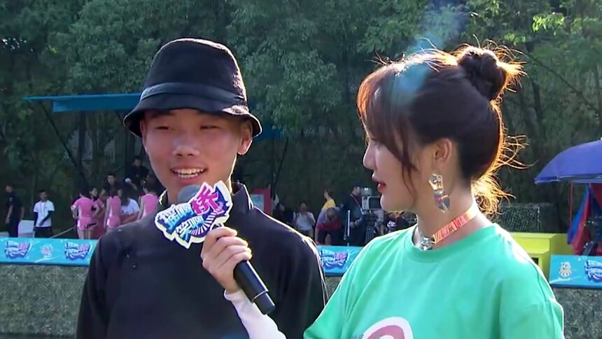 《摇啊笑啊桥》8月30日看点:恐龙队一个人单挑五个猛虎队-综艺-高清