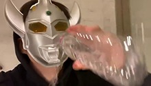 张颜齐为弟弟cos奥特曼