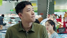 曾海铭应聘超市导购员