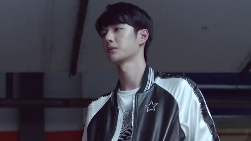 热血版导演:沙维琪主演:王一博 / 王子璇 / 严禹豪 / 丁冠森 / 吕小雨