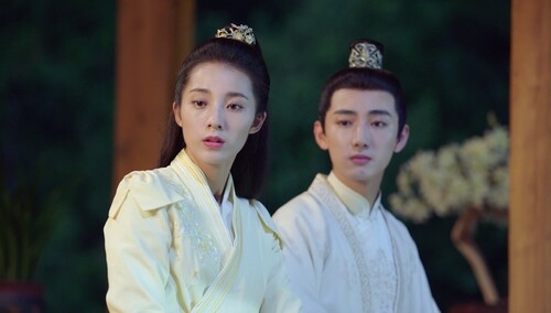 白玉思无瑕第9集看点江天凌月下向水无瑕表心意遭江白玉无情打断