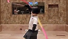 小树苗才艺表演彩带舞