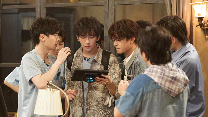 密室大逃脱4 大神版第8期:大神团齐变水管维修工 邵明明逃避任务"误伤