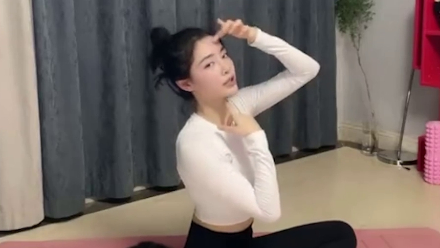 活力四射！许佳琪燃动时刻跳《本草纲目》
