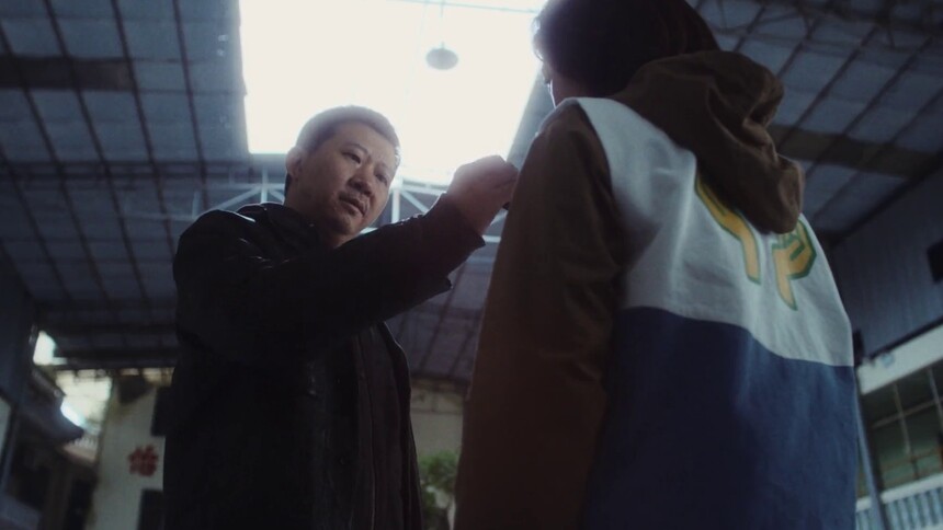 马德勇一刀刺向叶晓霖