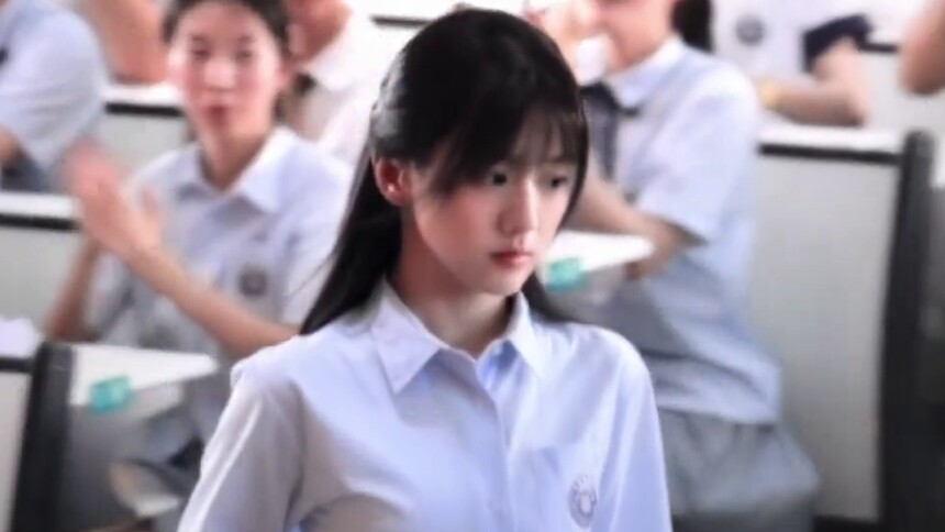 周挽上线！包上恩演绎清纯女高