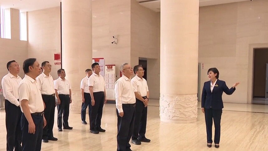 沈晓明开展党性教育活动和“七一”走访慰问