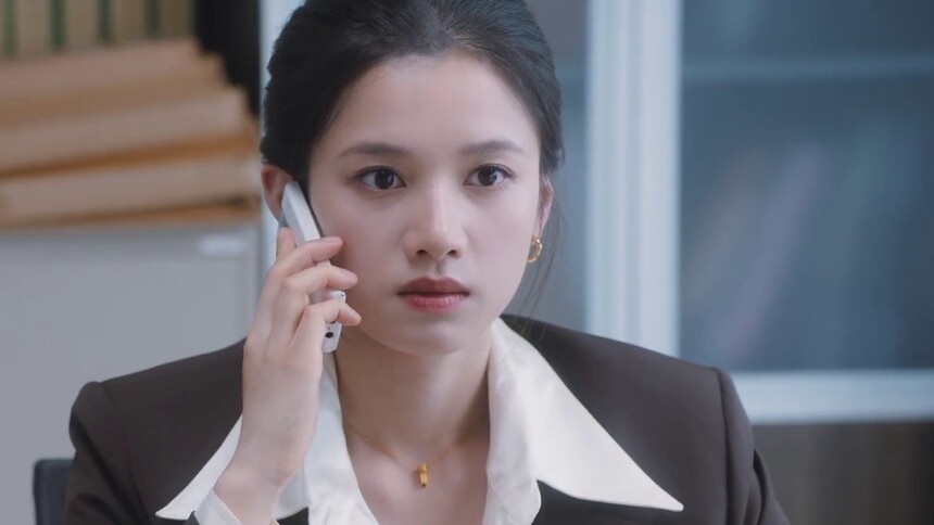 《野狗骨头》第28集看点：陈异火场被困苗靖情绪失控