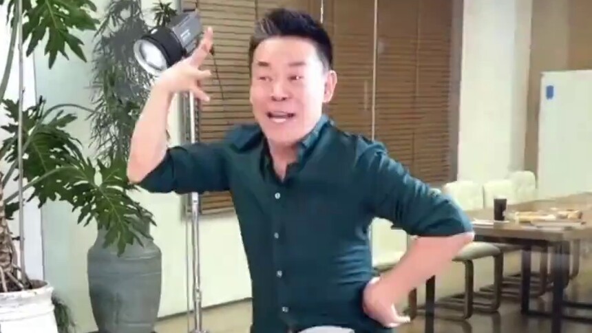 刷刷综X快乐老家：老辈子上综艺怎么没轻没重 孙浩已化身疯咖