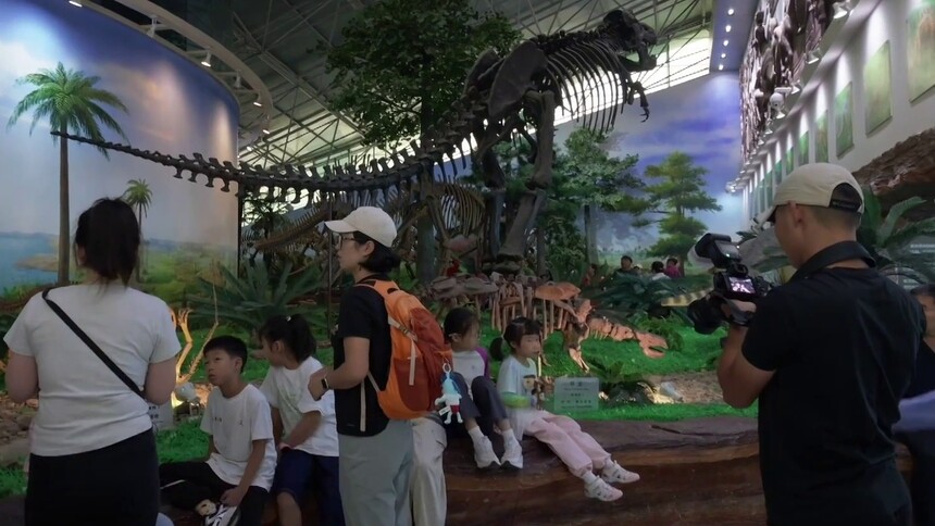 黑龙江嘉荫：“恐龙游”打造文旅融合新体验