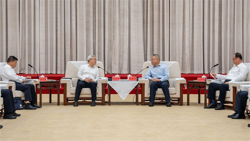 沈晓明 毛伟明与侯建国一行会谈并共同见证签约